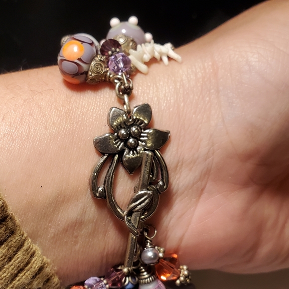 Beautiful Dangling Bracelet - Picture 4 of 14